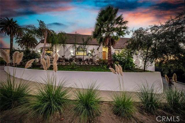 Detail Gallery Image 22 of 72 For 1145 S Longwood, Los Angeles,  CA 90019 - 4 Beds | 3 Baths