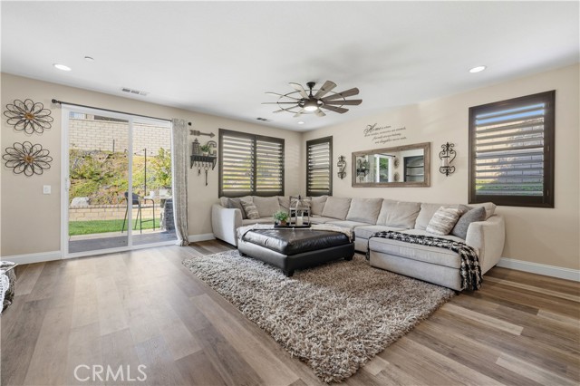 Detail Gallery Image 17 of 43 For 24903 Shadow Ridge Ct, Valencia,  CA 91354 - 4 Beds | 3/1 Baths