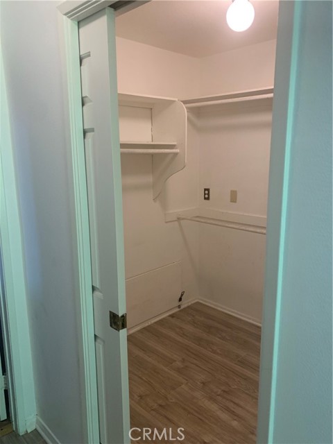 5246 Calderon Road, Woodland Hills CA: https://media.crmls.org/medias/688dac2b-e076-471f-8283-4ac61d4c4916.jpg