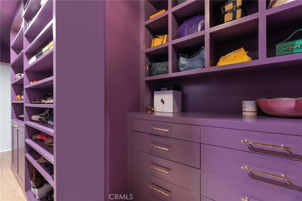 https://media.crmls.org/medias/688dc031-4921-4e03-baed-6b7a38761e3d.jpg?preset=X-Large