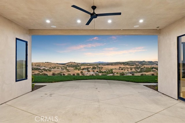 1755 Burnt Rock Way, Templeton CA: https://media.crmls.org/medias/688dc7fa-f969-4c01-9f5c-4f10ee8d1d3c.jpg