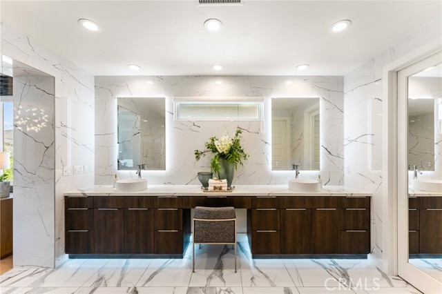 61 Hartman, Irvine CA: https://media.crmls.org/medias/688e6934-9903-4c66-9499-b7f113732764.jpg