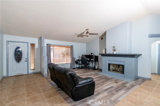 Detail Gallery Image 5 of 38 For 58192 Yucca Trl, Yucca Valley,  CA 92284 - 3 Beds | 2 Baths