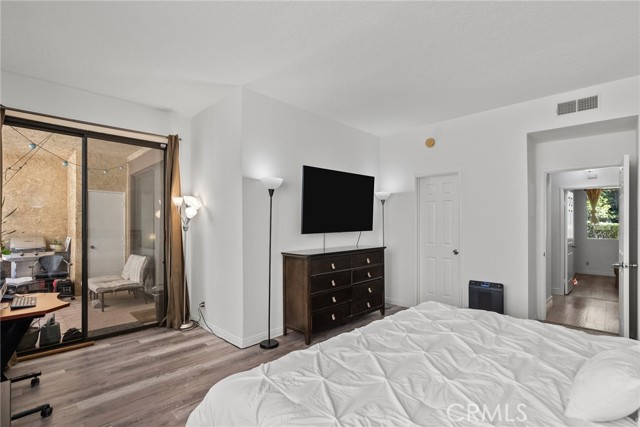 Detail Gallery Image 18 of 28 For 13214 Moorpark St #108,  Sherman Oaks,  CA 91423 - 2 Beds | 2 Baths