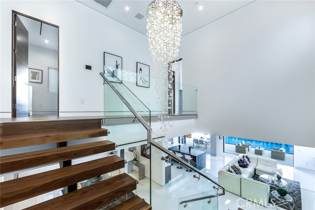 12732 Hortense Street, Studio City CA: https://media.crmls.org/medias/688fcc2e-6ea9-405b-aab0-bf137e61235f.jpg