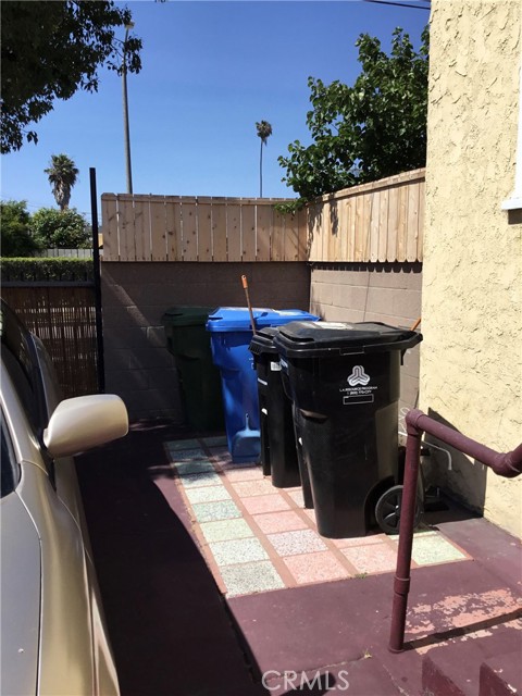 Detail Gallery Image 15 of 39 For 6001 4th Ave, Los Angeles,  CA 90043 - 2 Beds | 1 Baths