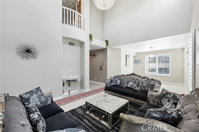 6528 University Way, Buena Park CA: https://media.crmls.org/medias/6890e4f6-81cc-4e25-95b5-d3274c659e32.jpg