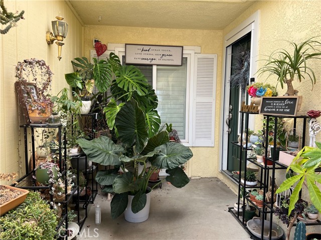 3070 Linda Lou Lane, Riverside CA: https://media.crmls.org/medias/68915d65-bd70-411e-b35b-27dc5cd9257d.jpg