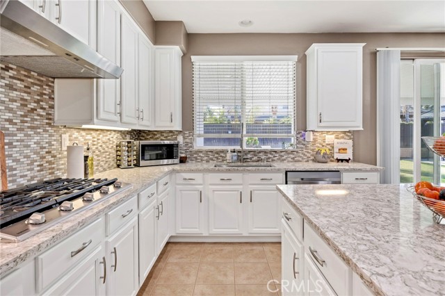 Detail Gallery Image 7 of 40 For 28777 Evening Passage, Menifee,  CA 92584 - 5 Beds | 3 Baths