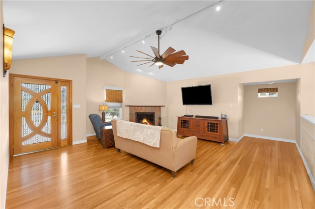 Detail Gallery Image 6 of 31 For 1521 S Dallas Dr, Anaheim,  CA 92804 - 3 Beds | 2/1 Baths