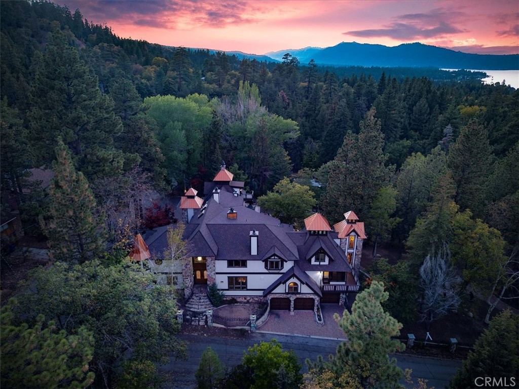 https://media.crmls.org/medias/68924a58-56c8-484e-84ab-2870ab6fa3d9.jpg?preset=X-Large