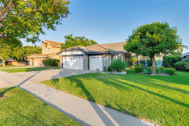 1648 Danbrook Place, Upland CA: https://media.crmls.org/medias/6892a16b-4fc7-4f78-8fd5-d25106649393.jpg