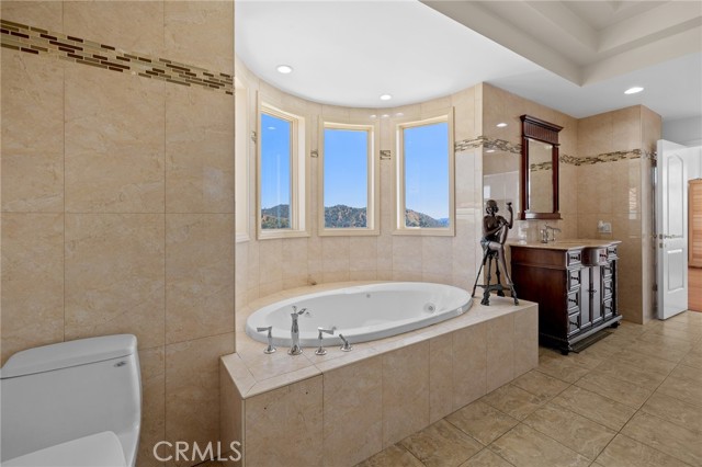 759 Foxkirk Road, Glendale CA: https://media.crmls.org/medias/689311bd-af91-4c31-a0eb-e12ba564baf6.jpg