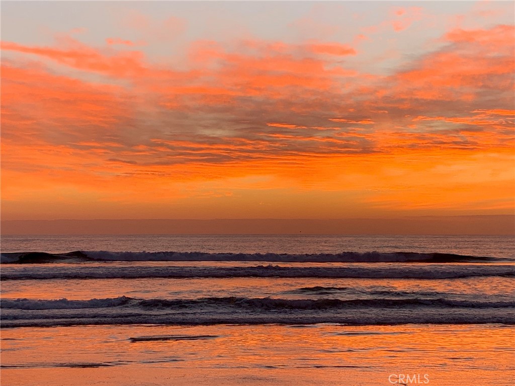 https://media.crmls.org/medias/6893a400-0bc5-4b8d-8a02-901a37de4507.jpg?preset=X-Large
