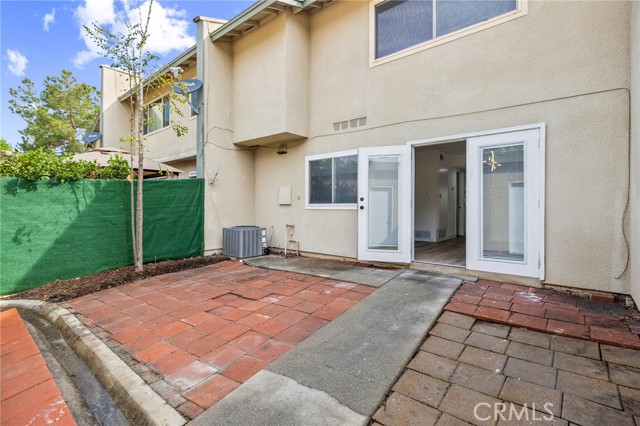 Detail Gallery Image 15 of 19 For 1326 via Del Rio, Corona,  CA 92882 - 3 Beds | 1/1 Baths