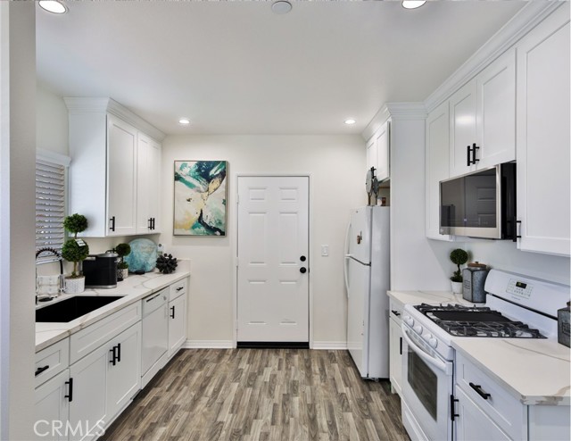 Image 19 of 56 For 13537 5th Street