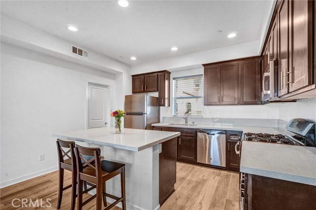 Detail Gallery Image 14 of 33 For 3540 W Savanna St, Anaheim,  CA 92804 - 2 Beds | 2/1 Baths
