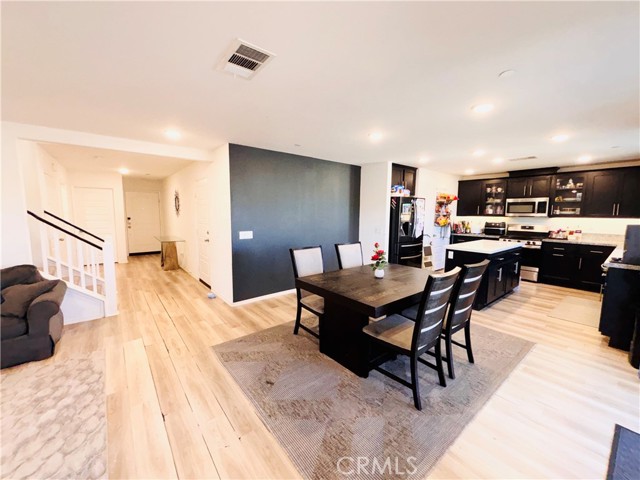 Detail Gallery Image 8 of 66 For 32770 Shorecrest, Lake Elsinore,  CA 92530 - 4 Beds | 3 Baths