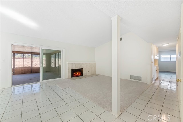 2567 Lee Street photo 2