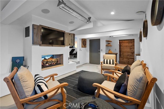 112 30th Street, Newport Beach CA: https://media.crmls.org/medias/6895be82-8690-480c-a8cd-800edc37be36.jpg