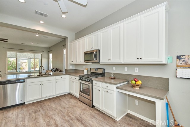 Detail Gallery Image 12 of 39 For 18904 Lariat St, Apple Valley,  CA 92308 - 2 Beds | 2 Baths