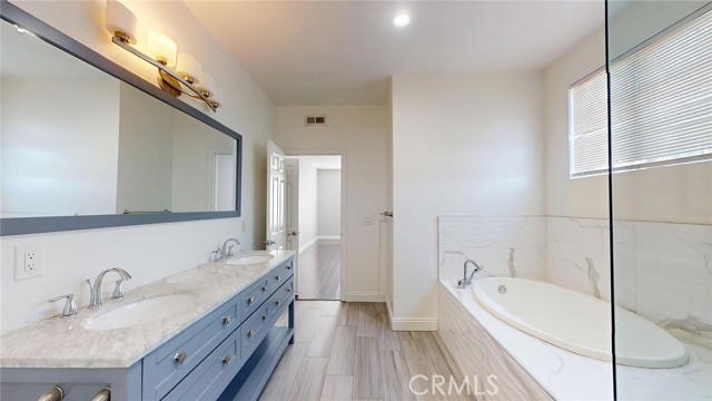 Detail Gallery Image 25 of 30 For 12407 Moorpark #301,  Studio City,  CA 91604 - 2 Beds | 2/1 Baths