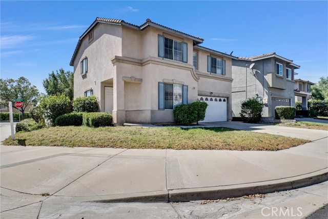 Detail Gallery Image 2 of 39 For 5762 Pine Valley, Fontana,  CA 92336 - 3 Beds | 2/1 Baths
