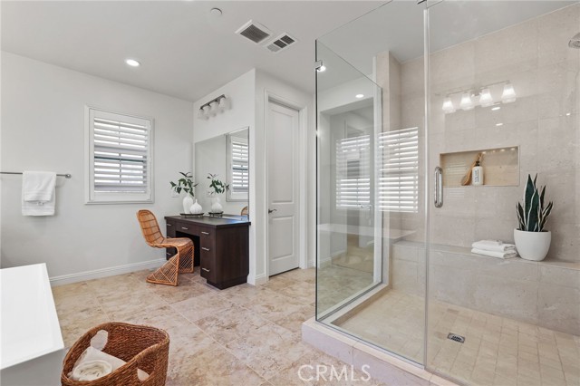 Detail Gallery Image 43 of 65 For 5567 Heritage Oak Dr, Lake Forest,  CA 92679 - 4 Beds | 3/1 Baths