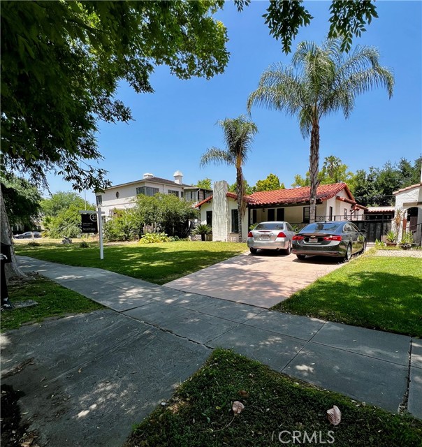 484 W 25th Street, San Bernardino CA: https://media.crmls.org/medias/6899a536-e29c-4062-b033-bb082ed0bd10.jpg