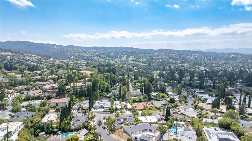 https://media.crmls.org/medias/689a0819-0dd2-47e9-b501-e911d394c7e5.jpg?preset=X-Large