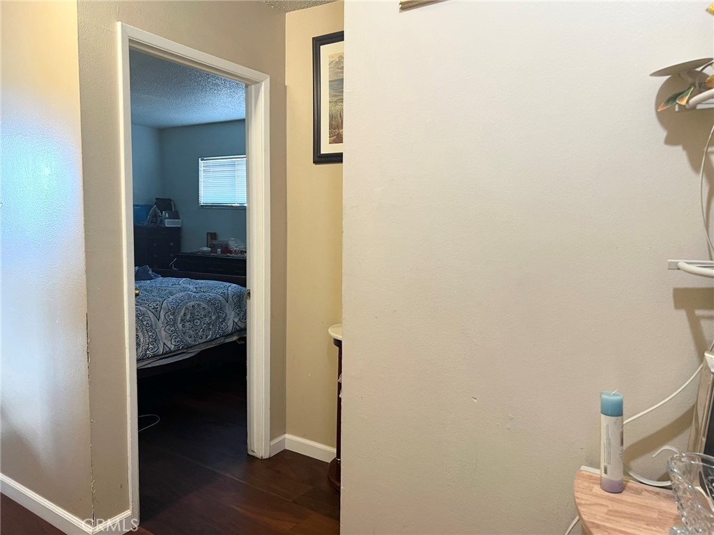https://media.crmls.org/medias/689a25d5-6f47-4248-a528-cf282dec0cb7.jpg?preset=X-Large