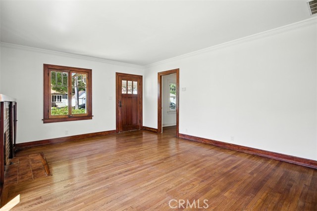 1206 N Keystone, Burbank CA: https://media.crmls.org/medias/689a4595-4e2d-457d-b756-6007a37b37d5.jpg