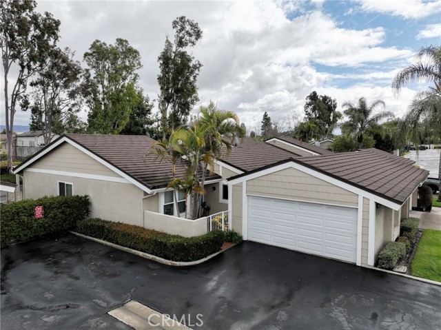 32 Lone Pne #41, Irvine, CA 92604