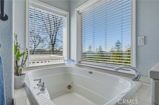 Detail Gallery Image 16 of 66 For 9183 Fox, Cobb,  CA 95426 - 4 Beds | 3/1 Baths