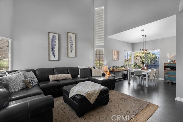 Detail Gallery Image 8 of 45 For 22565 Pecan Pl, Saugus,  CA 91390 - 4 Beds | 2/1 Baths
