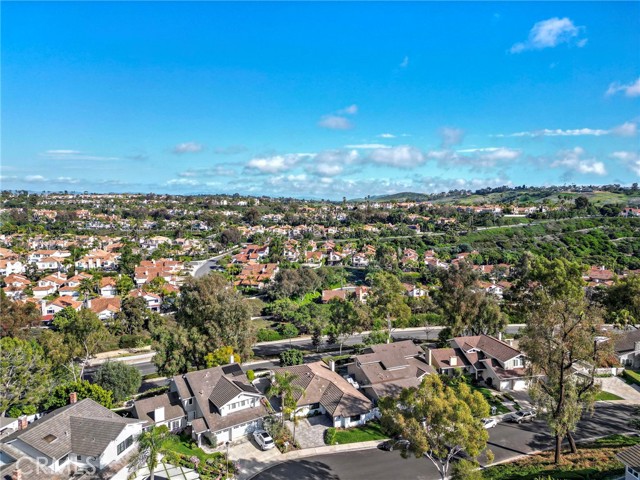 Detail Gallery Image 10 of 62 For 24332 Bellerive Circle, Laguna Niguel,  CA 92677 - 4 Beds | 3/1 Baths
