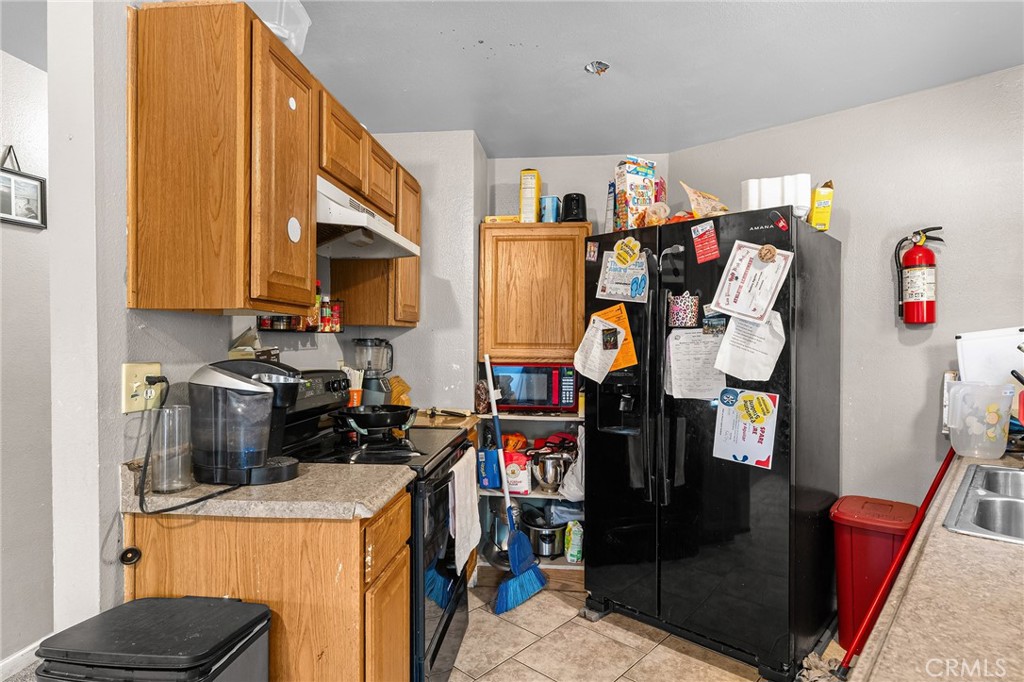 https://media.crmls.org/medias/689ce4f5-574c-4986-a0a7-2a09f5a1133a.jpg?preset=X-Large