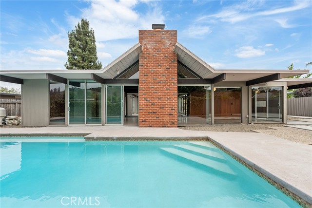 5112 E Valencia Drive, Orange CA: https://media.crmls.org/medias/689d937b-72df-4f49-9b06-7cc7825e158a.jpg
