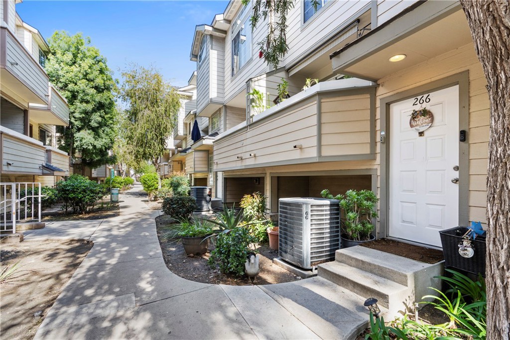 11150 Glenoaks Boulevard #266