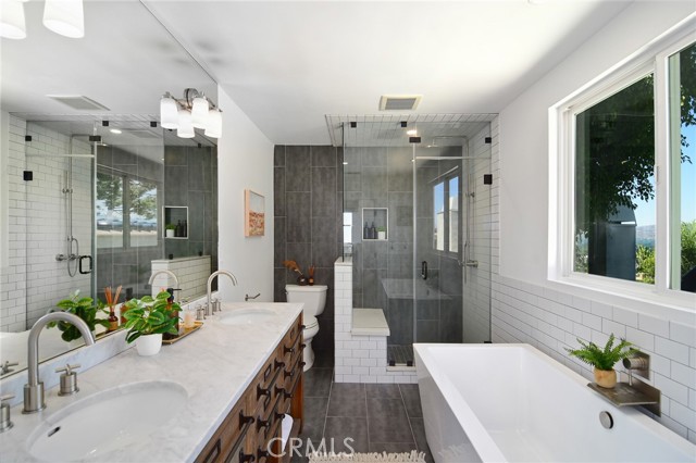 Detail Gallery Image 29 of 40 For 5235 Medina Rd, Woodland Hills,  CA 91364 - 3 Beds | 2/1 Baths