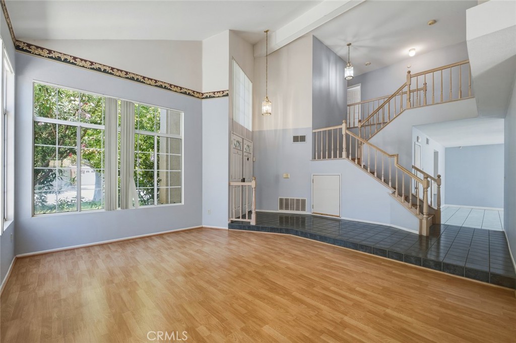 https://media.crmls.org/medias/689eda41-c5cd-43ae-b230-0c0c92bc668a.jpg?preset=X-Large