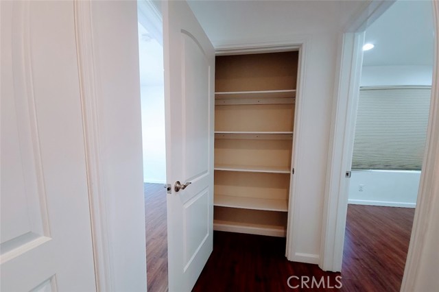 19100 Bessemer Street, Tarzana CA: https://media.crmls.org/medias/689f19b3-9713-4889-ac2e-ca1c29577bba.jpg
