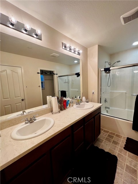 Detail Gallery Image 8 of 8 For 18394 Damiana, San Bernardino,  CA 92407 - 3 Beds | 2/1 Baths