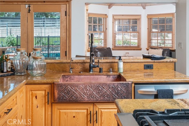 922 Carefree Drive, Simi Valley CA: https://media.crmls.org/medias/689f3783-d51f-4e8f-b780-53c811c1473c.jpg