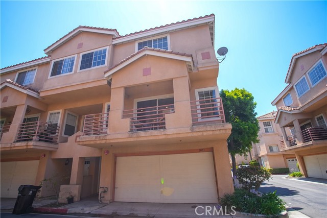 13983 Lemoli Avenue, Hawthorne CA: https://media.crmls.org/medias/689fdad2-ea1b-420b-ac54-5705d01e9936.jpg