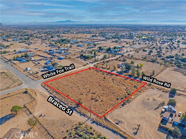 9875 Braceo Street, Oak Hills CA: https://media.crmls.org/medias/689ff148-be1f-4b16-97ad-e4307615dc2d.jpg