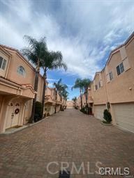 Detail Gallery Image 3 of 60 For 5200 White Oak Ave #36,  Encino,  CA 91316 - 2 Beds | 3 Baths