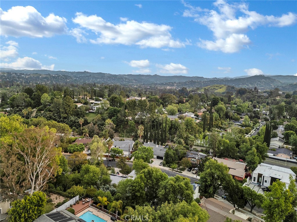 https://media.crmls.org/medias/68a0be83-660d-42ec-8eb7-b4495c57d88a.jpg?preset=X-Large