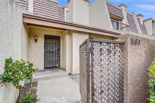 18403 Collins Street, Tarzana CA: https://media.crmls.org/medias/68a0cb44-01ce-4888-9173-7cf6c6669c8d.jpg