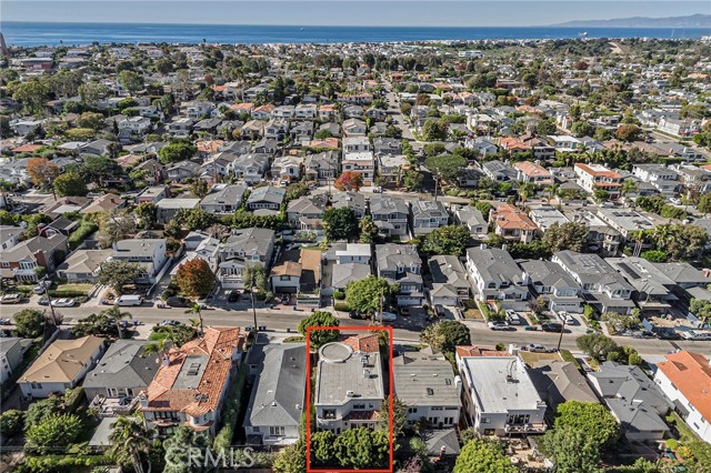 Detail Gallery Image 36 of 36 For 2200 Walnut Ave, Manhattan Beach,  CA 90266 - 5 Beds | 4/1 Baths